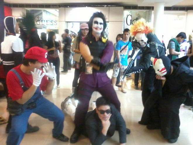 Mario, The Joker, Ghost Rider, Nyanbe and,,,Psy (?) have some fun.